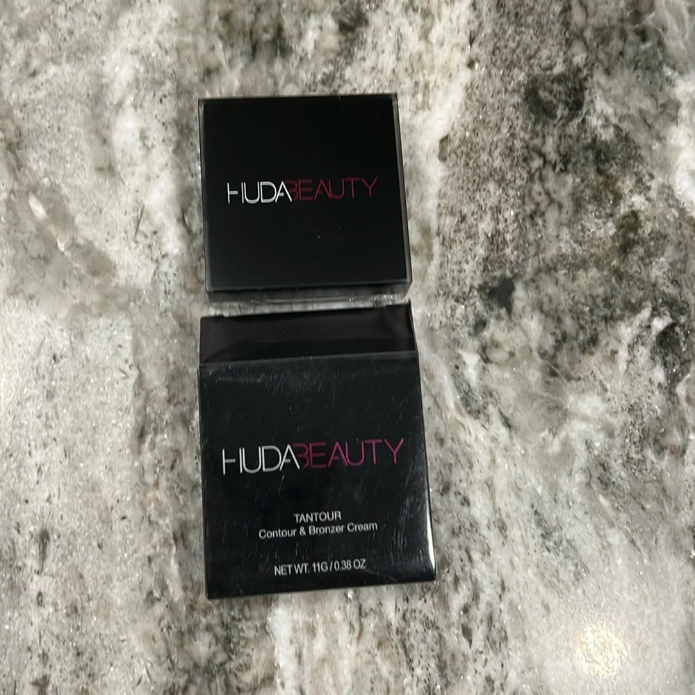 NIB - HUDA BEAUTY - TANTOUR Contour & Bronzer Cream - RICH